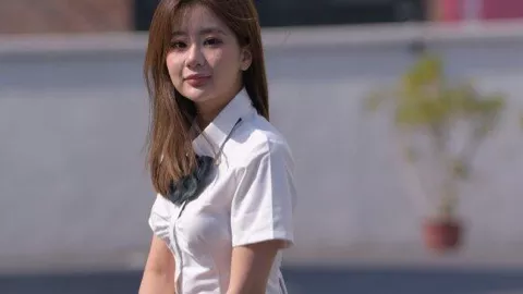 李强