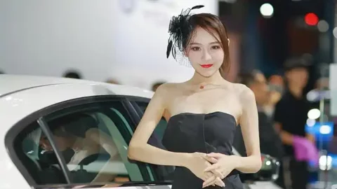 黄金手镯试戴