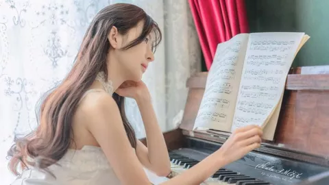 南海美军两架军机坠毁