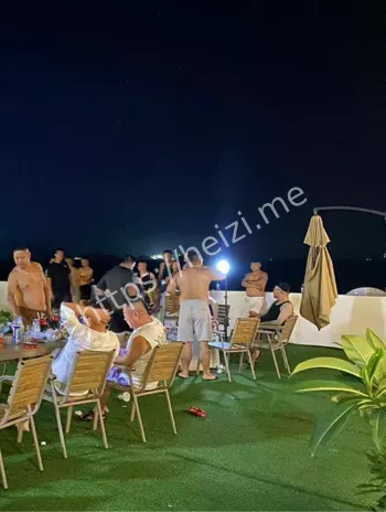男同聚会