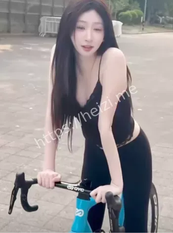 丰满人妻