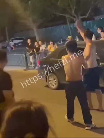 亲妈出轨