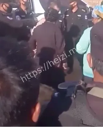 亲手弑父