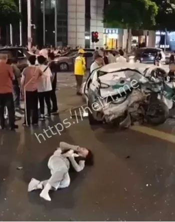 现场曝光