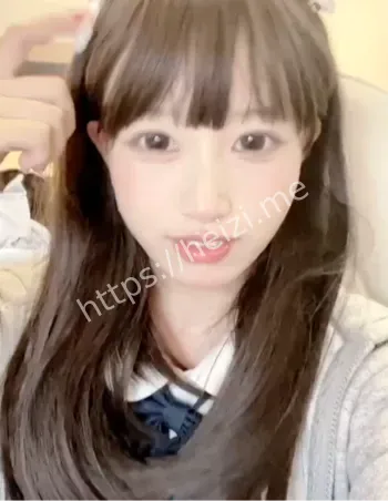 长相甜美