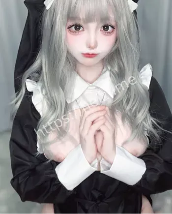 白嫩尤物