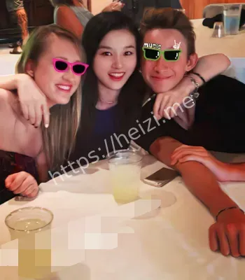 亲密合照