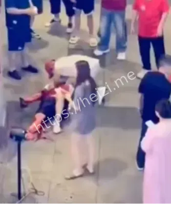 持刀伤人