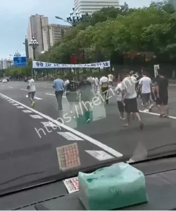 泉州特步鞋厂