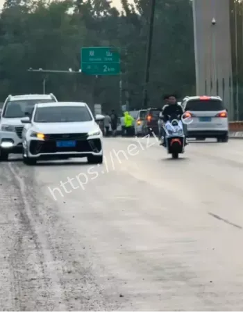 跳河轻生
