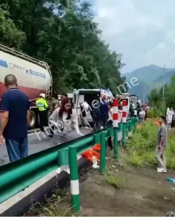 旅游大巴