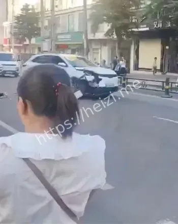 接亲车祸