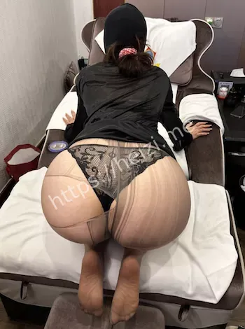 丰满少妇