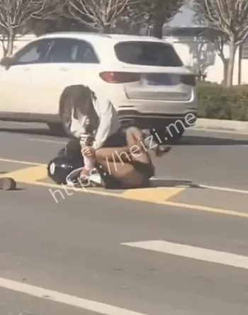 网红女骑士