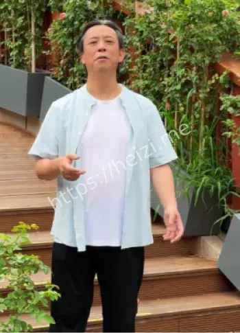 两只蝴蝶
