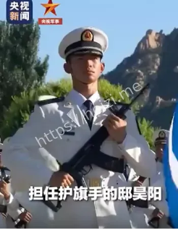 青年军人