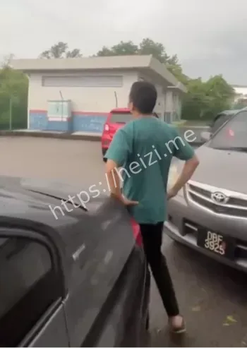 办公室偷情