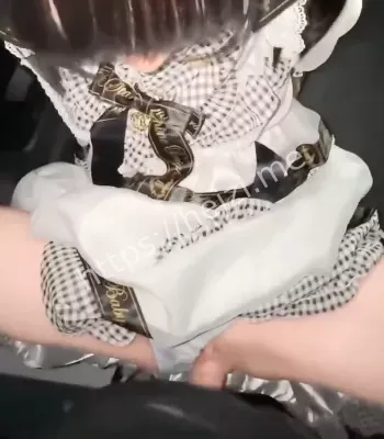 娇小玲珑
