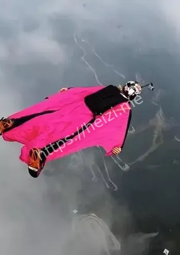 翼装飞行