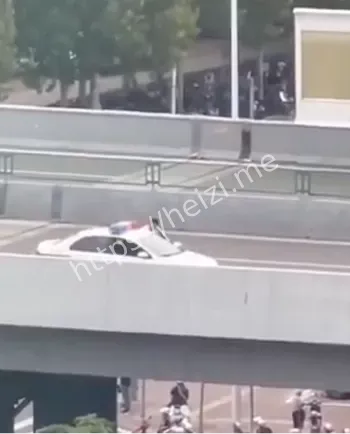 抢夺警车