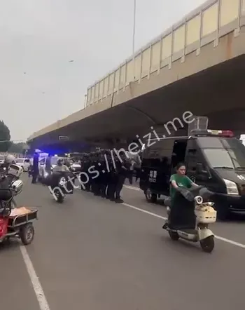 警车抢夺