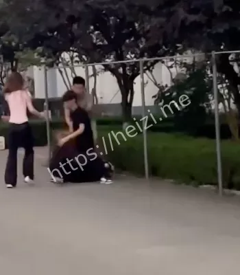 情侣打架