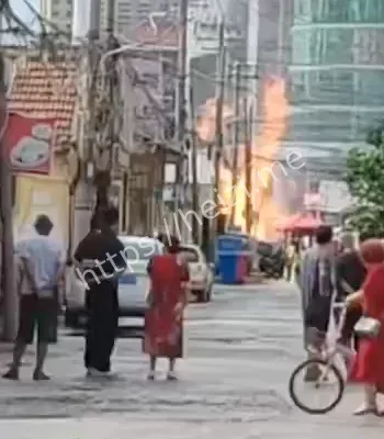 烈焰冲天
