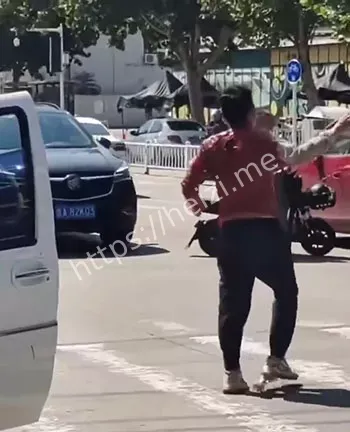 小贩自刎