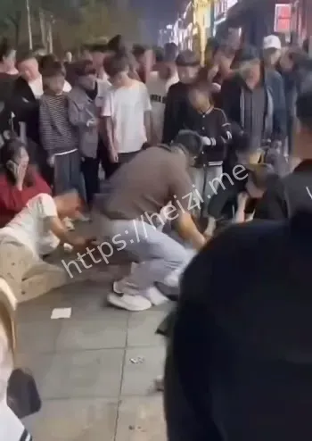 一人倒地