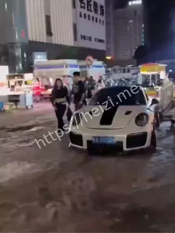女子砸911事件