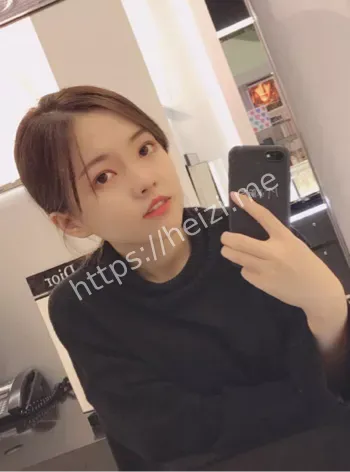 甜美笑容崩塌