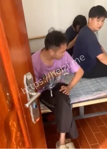 男友痛哭报警