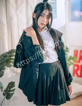 白嫩尤物