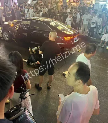 冲撞行人