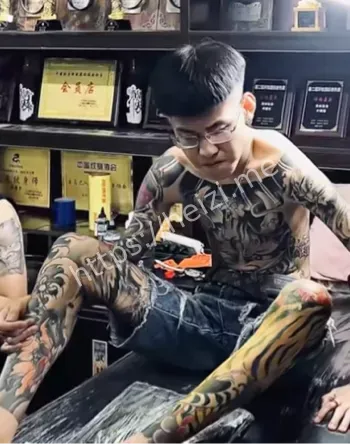 掌掴下跪