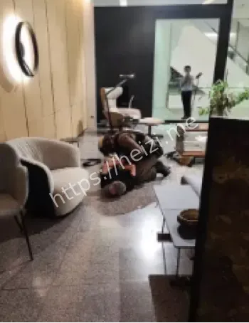 商场枪声逃窜
