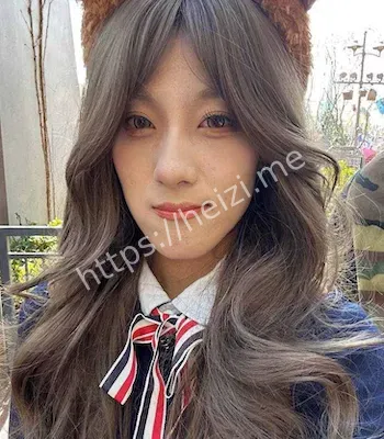 李佳薇