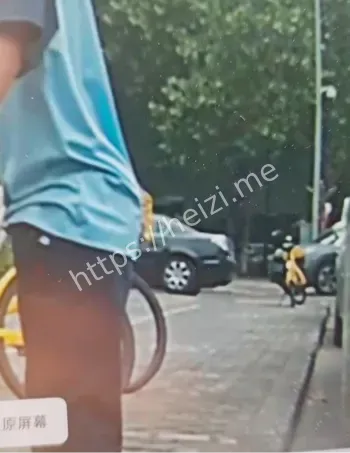 小男孩性早熟