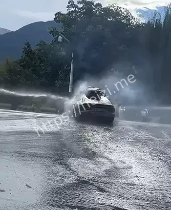 黑烟滚滚
