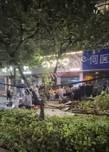 满脸血腰扭