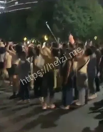 国庆闹剧