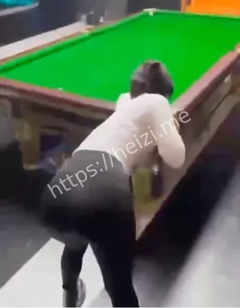 台球馆浪漫社交约会