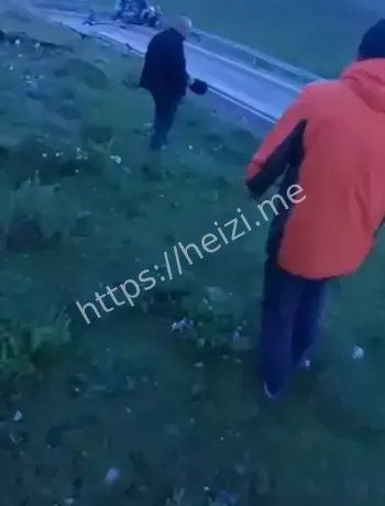 摩托追尾