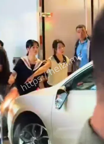 母女联手怒撕