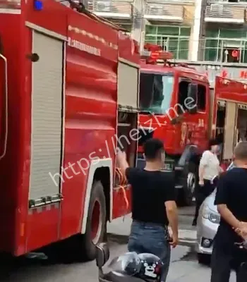 鞋厂突发火灾