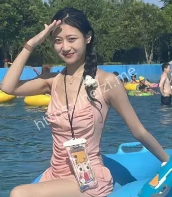张妍雯