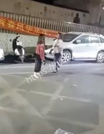 原配大战小三