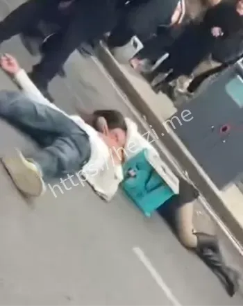 殴打老人