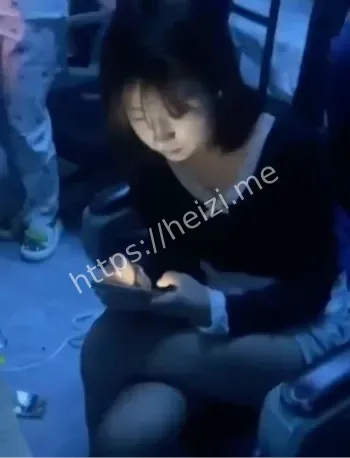 群殴少女