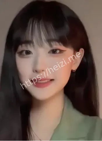 韩国QWER张娜英